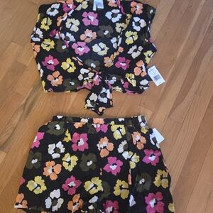 Kohl's Black Floral Set with Tie-Front Top and Shorts